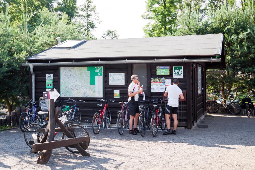 Turisticka Ubytovna Cakle Ústí nad Orlicí Esterno foto